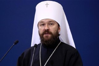 «Вещество белого цвета», найденное в машине митрополита РПЦ Илариона в Чехии, оказалось кокаином, сообщила представитель чешской полиции изданию DenikN.  Священнослужителя (настоящее имя — Григорий Алфеев) задержали 24 мая после выезда из Карловых Вар. Вск