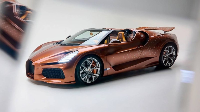 Мужчина заказал Bugatti W16 Mistral и посвятил его своему фанфику по «Маленькому