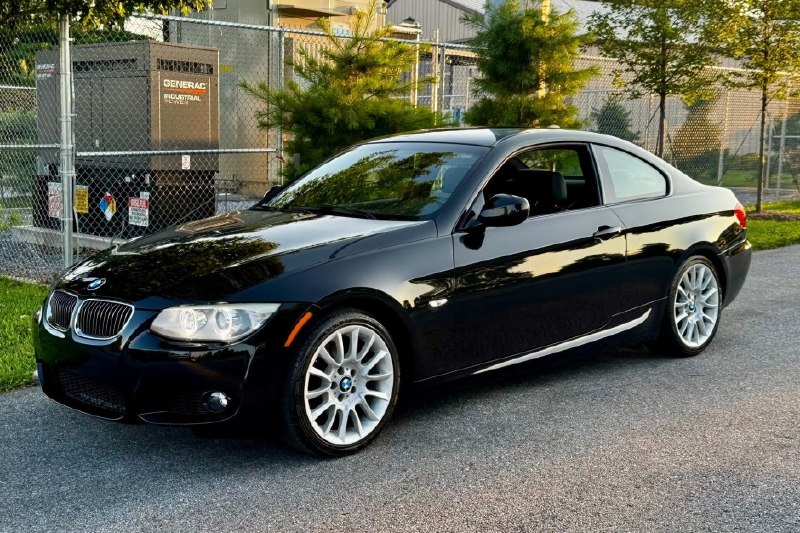 Сегодня мы хотим поделиться с вами интересной находкой - купе BMW 328i 2012 года