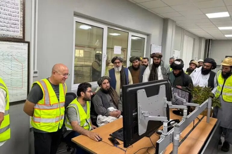 SHIAWAVES اخبار شیعه: سایهافکنی ۱۵ ساعت خاموشی بر روزهای کابل؛ سقوط سنگین تولید در پایگاههای اقتصادی کوچک و استمداد کسبوکارهای پایتخت افغان