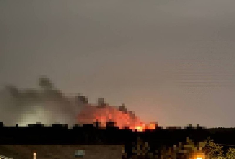 בדנייפרופטרובסק משהו מתלקח היטב בשטח המפעל התעשייתי שאליו הגיעו ה"גרניום" שלנו. פיצוצים נשמעו גם בחרקוב ובא…