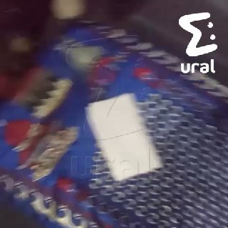 "Я где н**уй вообще. Собака, спаси меня, пожалуйста. Гав-гав-гав-гав"Челябинец закемарил в автобусе и проснулся в закрытой машине в автопарке. Пока сонный бродил по салону туда-сюда, досталось всем: диспетчеру и даже валидатору. Брейншторм "как выбраться" 
