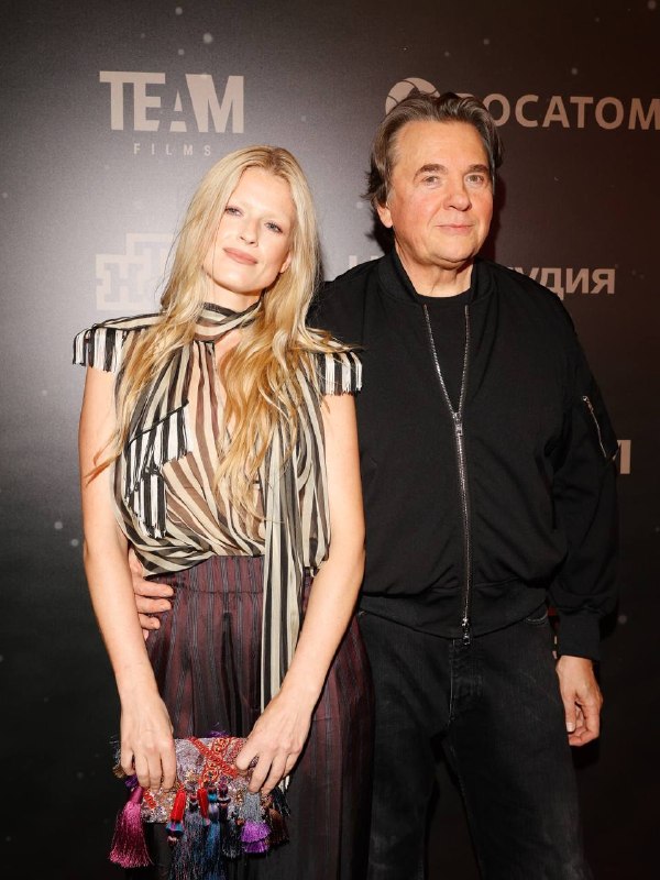 Ну что, теперь давайте оценим выходы дам на премьере сериала «Трудно быть богом»
