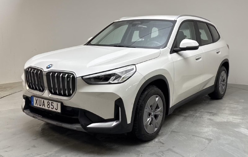 BMW сократит выпуск iX1 из-за дефицита дисков