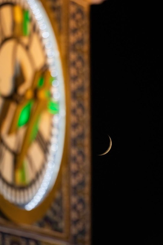 ستاد توسعه و بازسازی عتبات عالیات: هلال ماه ربیعالاول و نمایی از گنبد حرم امام حسین علیهالسلام ╭┈──────🕌 @bazsaziatabat ╰───────➤📌ستاد توسعه و بازسازی ع