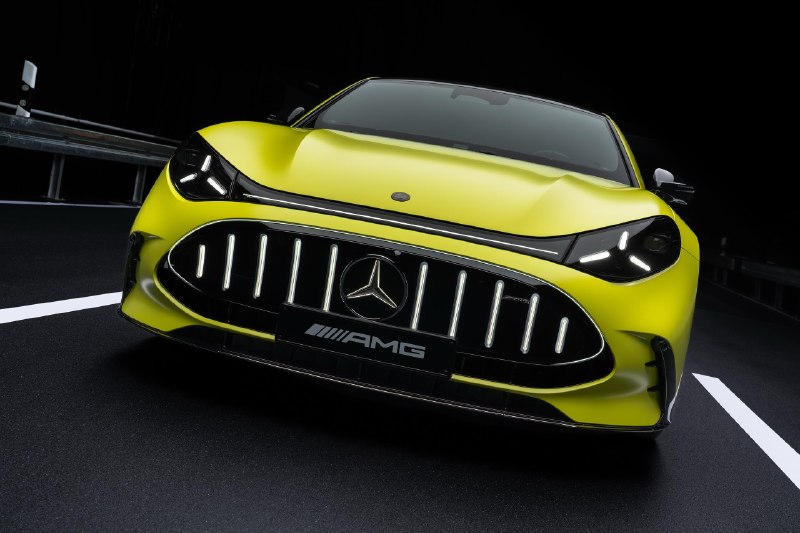 Mercedes показал самый мощный серийный седан в своей истории — новый GT 4-Door Coupe выдает до 1169 