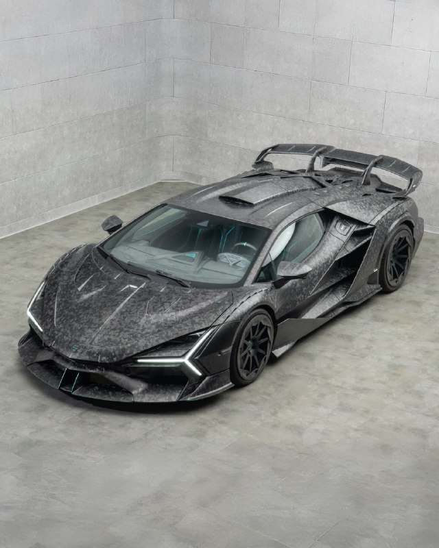 В ателье Mansory решили выпустить Lamborghini, полностью покрытую карбоном.Carbo