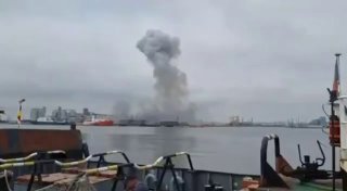 В румынском порту Констанца взорвался морской дрон.В минобороны страны заявили, что предположительно, это был «беспилотник того типа, который использовался в войне в Украине» Информации о пострадавших нет. Согласно сообщению минобороны, к моменту взрыва те