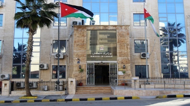 עבודה": השתתפות בביטוח אינה מחליפה את הצורך של העובד שאינו ירדני בהיתר עבודה