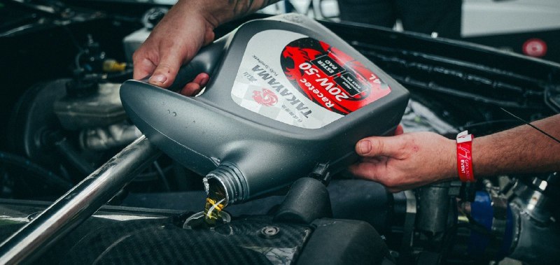 Takayama запустил продажи моторных масел Racetec 20W-50