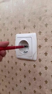 Лайфхак от опытного мастера Автор видео показывает, как установить тройную розетку в один подрозетник. Дизайн и ремонт Please open Telegram to view... - изображение 1 - telegram, view, лайфхак