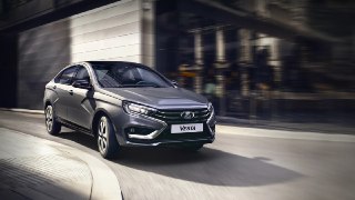 Лучше поздно, чем «зачем» — в Lada Vesta вернулась система климат-контроляВ 2022 году она пропала, а теперь «АвтоВАЗ» представил уже импортозамещённый вариант. Информация о температуре собирается с трёх датчиков, а индикаторы показывают скорость и направле