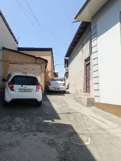 1.6 sotix 4xona Olmazor Sagbonda uy yer narxida bervoramiz hovli sotil