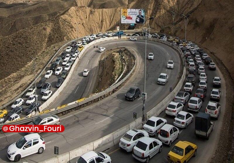 قزوین فوری: ترافیک نیمهسنگین در محورهای شمالی و محدودیت تردد در جاده کرج و آزادراه شمال🔹سرهنگ محبی، جانشین پلیس راه راهور فراجا، از