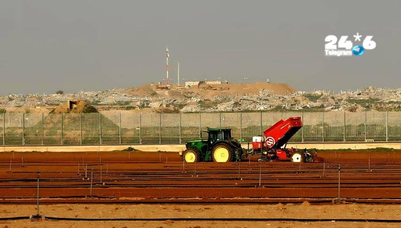 🇮🇱 שדות נחל עוז מול ההריסות ברצועה, ברקע - מוצב צה״ל ברכס השבעים.