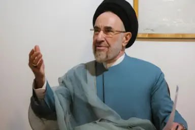 Zoomit | زومیت: درخواست خاتمی از رئیس‌جمهور برای حل بحران فیلترشکنسید محمد خاتمی در دیدار با اصحاب رسانه، تداوم محدودیت‌های اینترنت را ب