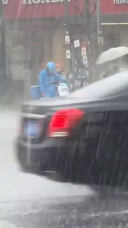 9月10日，安徽，网友拍剪辑出了外卖小哥当下艰辛的现状。☸️TG推荐群组频道 💰看广告赚钱 🈲全网开车推荐✅USDT转账只需0.1trx