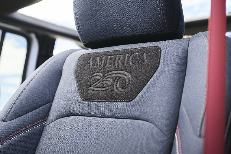 Jeep выпустил Wrangler в стиле Капитана Америки 4