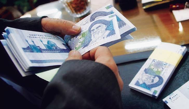 BANKER | بنکر: پیرترین اسکناس ایران!براساس یک گزارش سیاستی که با عنوان «بررسی طول عمر اسکناس و ایران چک به روش نمونهگیری» در پژوهشکده