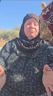 במשך 15 שנה, אנחנו בונים. שאלוהים ינקום בהם." אישה פלסטינית מבוגרת מביעה במרירות את כאבה לאחר שהכיבוש הרס א…