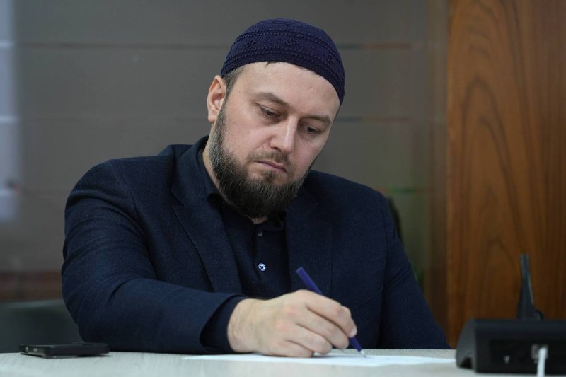 ☪ Шамиль Магомедов назначен председателем Совета имамов Махачкалы и полпредом муфтията Дагестана в центральном территориальном округе республики. фото
