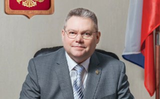 Двух судей лишили статуса после решения взыскать со Сбера почти 1,5 миллиарда рублей. Дело попало в руки КрасновуВысшая квалификационная коллегия судей (ВККС) лишила статуса судьи председателя Девятого арбитражного апелляционного суда Сергея Судова и судью