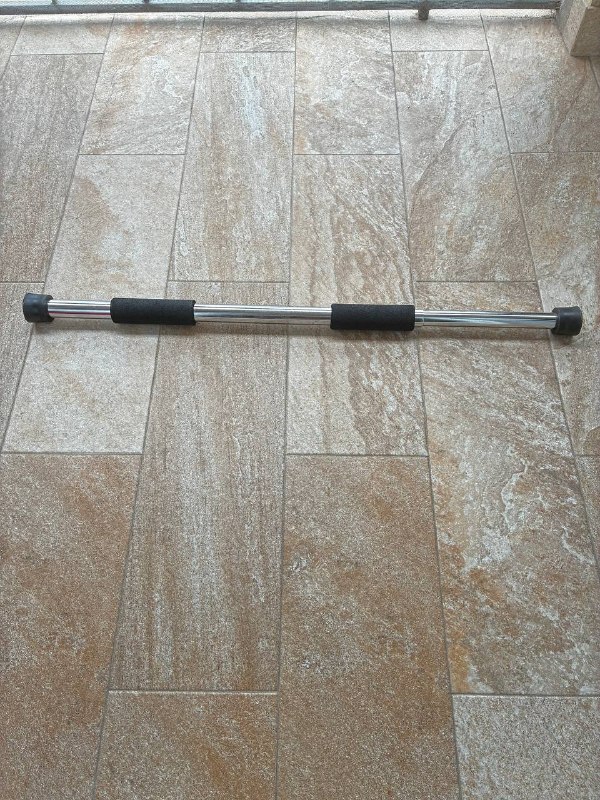 Продам турник раздвижной в дверной проем. — фото 1