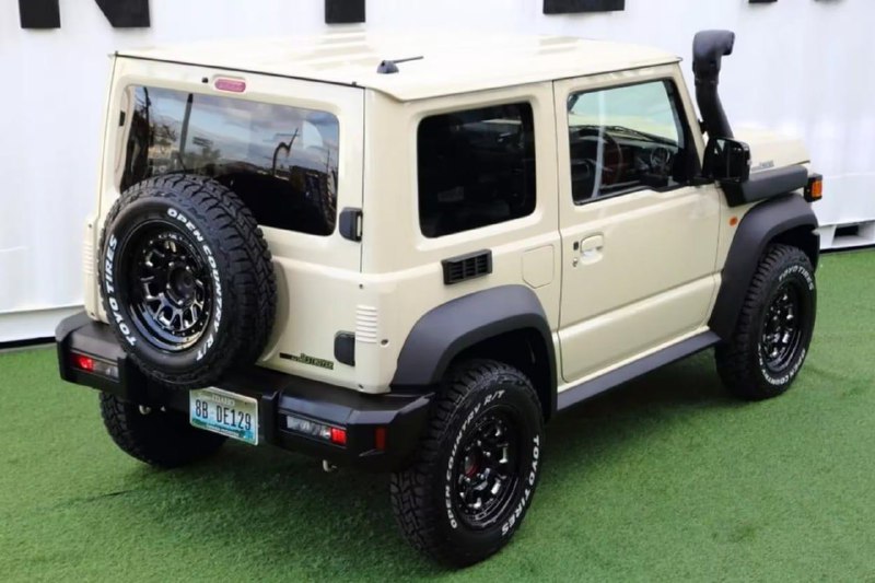 Suzuki Jimny превратили в мини-Land Cruiser 70 2
