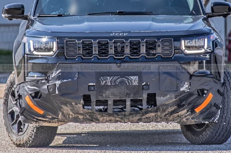 Jeep вывел на тесты Cherokee Trailhawk 2