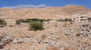 מתנחלים תופסים 40 דונם מאדמת אל-דויוק אל תחטה, ממערב ליריחו, והופכים אותו למאחז התנחלות באמצעות גידור ונטיע…