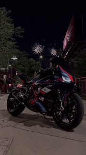 BMW M1000RR