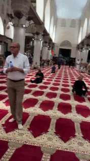 المصلون يؤدون فجر اليوم في المسجد الأقصى
