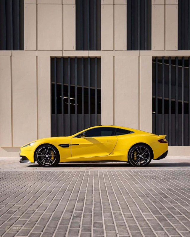 Aston Martin Vanquish 4