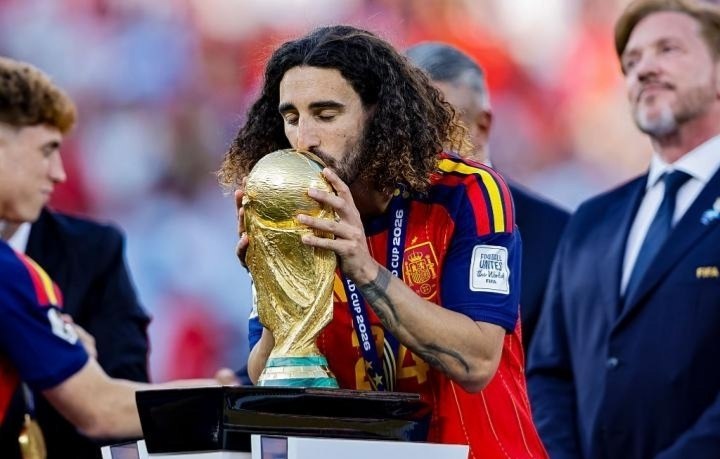 رئال مادرید | Real Madrid: 🚨🇪🇸 فدراسیون فوتبال اسپانیا:📆روز ۲۶ آگوست، از بازیکن ما، مارک کوکوریا، در ورزشگاه رئال مادرید، سانتیاگو برنابئو، تجلیل خ