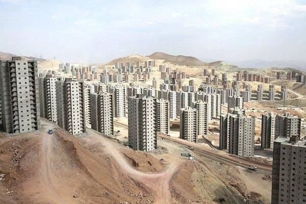 بازار / اخبار و تحلیل های اقتصادی: «بازار» گزارش می دهد؛مشکل بزرگ دولت؛ ۱۱ هزار واحد نیمهتمام مسکن مهر🔹با گذشت ۱۸ سال از آغاز مسکن مهر در پردیس، ۱۱ هزار و