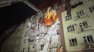 В Одессе в результате ночной атаки погибли три человека, еще десять пострадали, повреждены два многоквартирных дома и 12 частных, сообщил глава областной военной администрации.