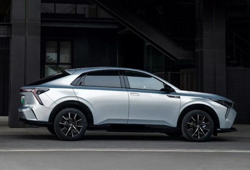 Honda представила доступные кроссоверы e:NS2 и e:NPНа автосалоне в Пекине презен