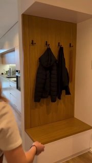 Один из способов, как скрыть электрощиток в прихожей. Оцените идею реакцией - изображение 1 - один, способов, скрыть