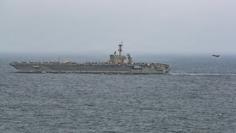 USS ג'ורג' וושינגטון נעול עמוס בים הערבי - תמונת CENTCOM
