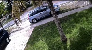 🇺🇸 #LosAngeles. Twenty cops vs. one mini bike. A lot of special units. $200k cars and $200k salaries for a mini bike with no registration.Follow us -> LiveLeak