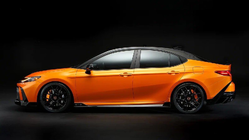 Toyota показала спортивную Camry GT-S 4