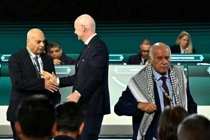 شهرآرانیوز: 🔶جام جهانی ۲۱۱ تیمی بهخاطر اسرائیل🔹نشریۀ اتلتیک از طرح محرمانۀ اینفانتینو برای «جام جهانی زیر ۱۵ سال» با ۲۱۱ کشور یعنی