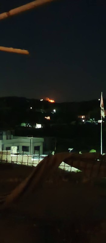 مرکز اطلاعرسانی فلسطین: 🔴حمله هوایی و عملیات انفجاری ارتش رژیم صهیونیستی در جنوب لبنانمنابع لبنانی اعلام کردند ارتش رژیم صهیونیستی منطقه جنگلی «