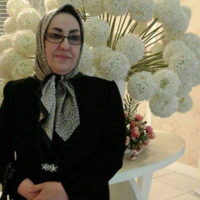 ادبیات سئونلر: فاطمه_ ملک_ زادهاین گلها که از دلِ سنگها روییده اند به بچه هایی میمانند که در زندانها بدنیا میآیندبه دختری که مشق های
