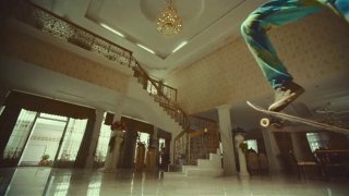 广告_Facebook 创意广告，让我们找到彼此「加纳滑板国」讲述了约书亚和桑迪的故事以及他们如何利用 Facebook 的平台在加纳建立一个新兴的滑板文化。Facebook 的使命是赋予人们建设社区的力量，让世界更紧密地联系在一起。Facebook 来自美国，是目前应用最广泛的社交软件网站之一。From Facebookvia 开眼