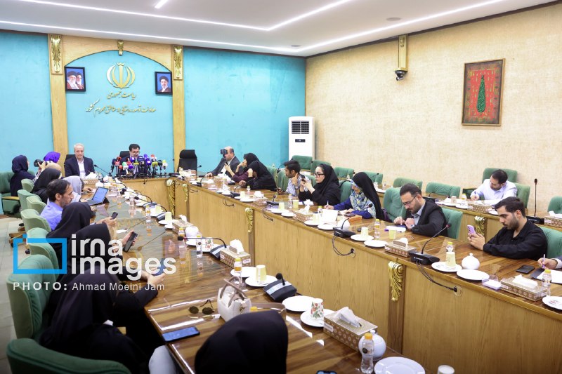 📸 The press conference of "Abdulkarim Husseinzada", the vice president for rural development and disadvantaged areas in the country, was held on Tuesday (October 14, 1405) in the presence of local media reporters in the building of this vice president.