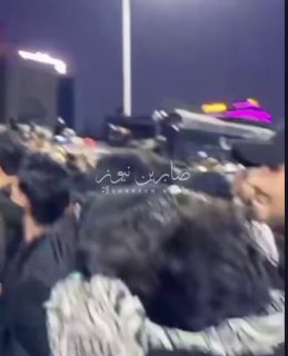🔴המפגינים מול הקונסוליה של מדינת כווית דורשים להוריד את דגל כווית במחאה על הריגתם של הדייג העיראקי שנהרג (…