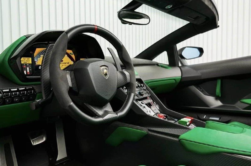 На Авито продают Lamborghini за 1 миллиард 10 миллионов рублей 3