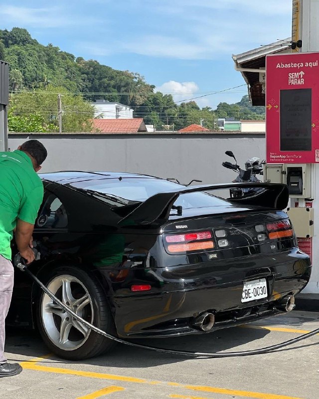 Nissan 300ZX SMZ — Steve Millen Limited Edition (S32) 3