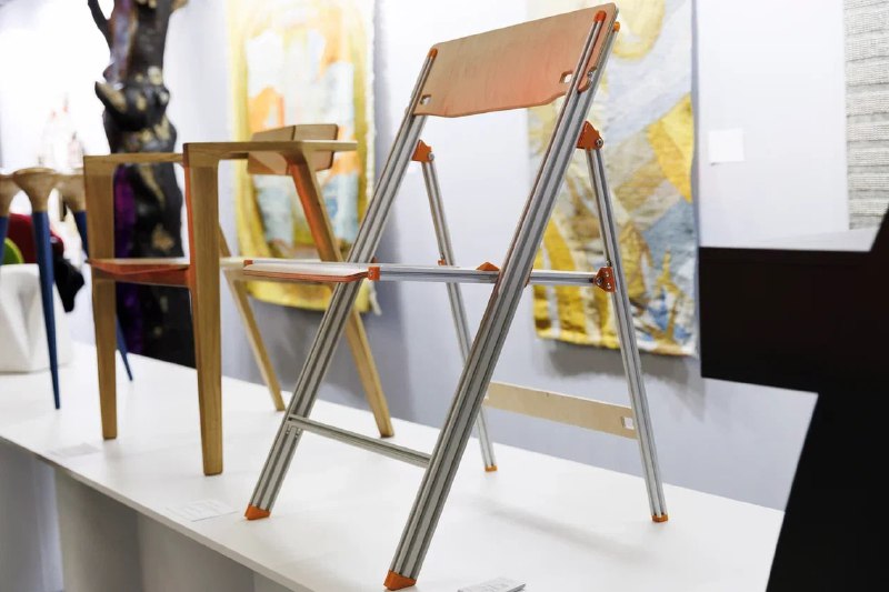 6 работ выпускников Строгановки, которые стоит увидеть на VII Московской недели интерьера и дизайна Складной стол-стеллаж Строганов Многофункционал... - изображение 2 - работ, складной, стеллаж
